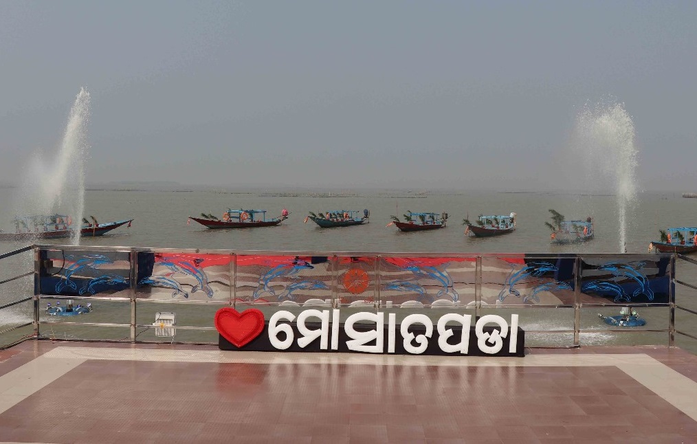 Explore Satapada Dolphin & Chilika Lake